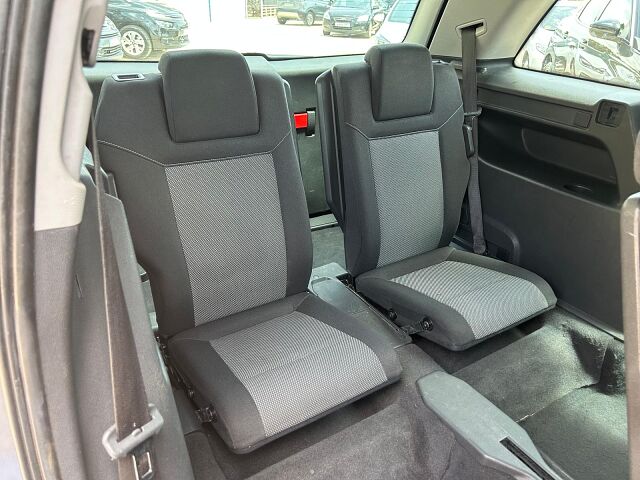 OPEL ZAFIRA DESIGN 1.6 SPANISH RHD IN SPAIN 131000 MILES 7 SEATS SUPERB 2010